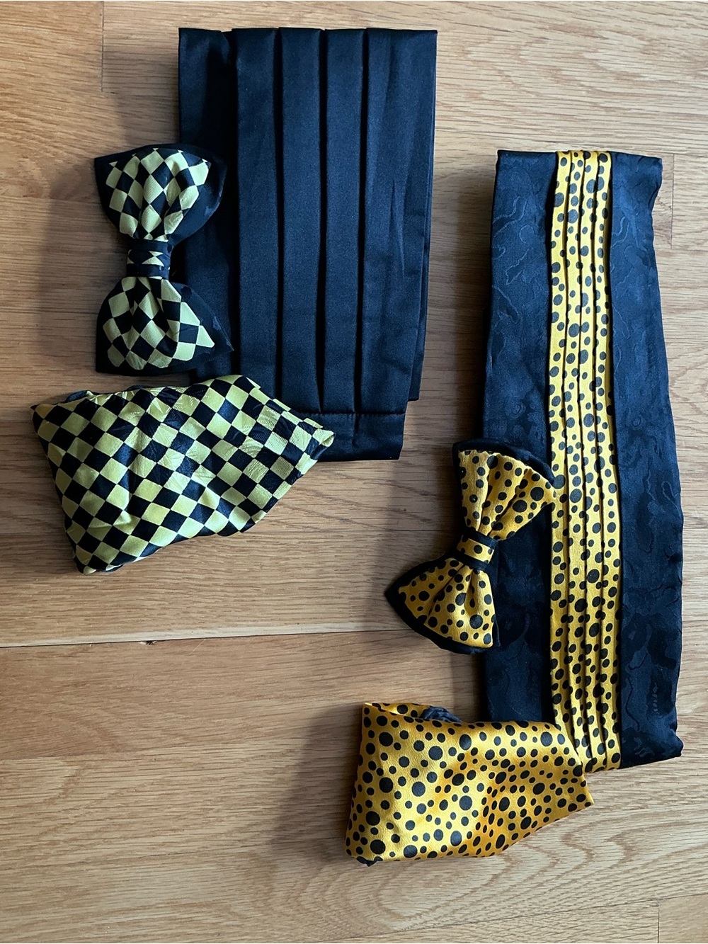Men’s Adjustable Cummerbund Sets With Bow Ties & Pocket Squares